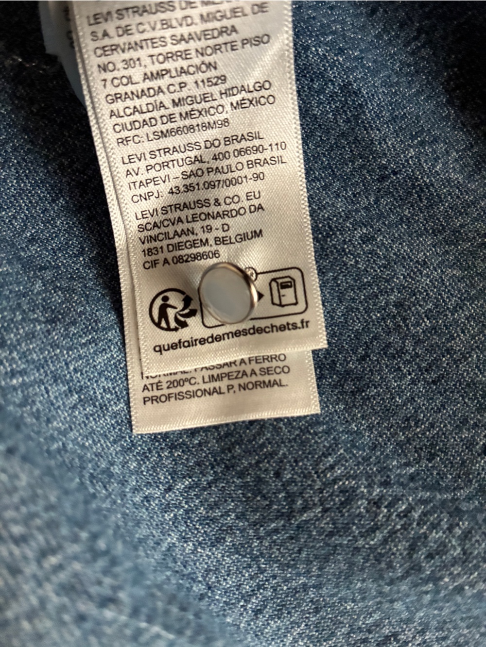 Levi’s Two-Tone Denim Western Shirt - Picture 10 of 10
